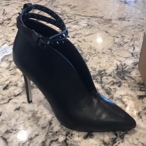 Jessica Simpson Black High Heels Purkly 7.5